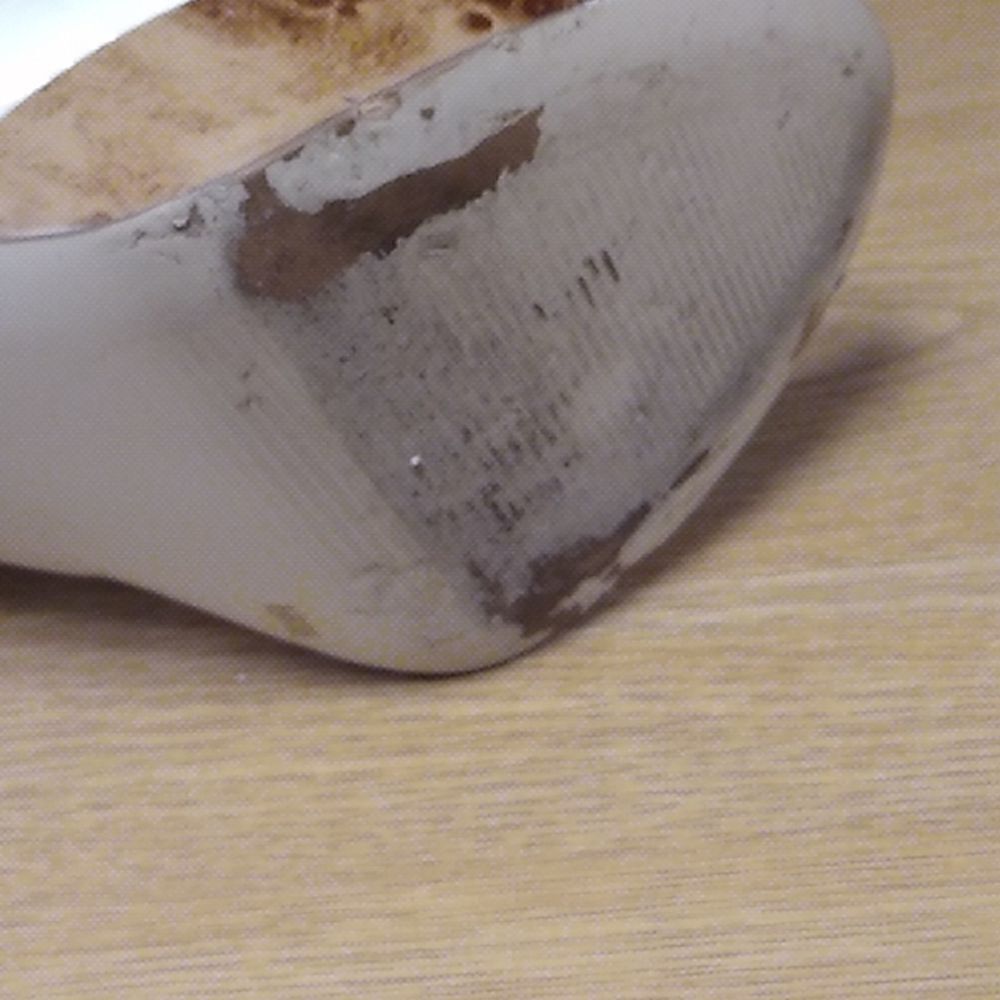 BCBGIRL SIZE 8.5 High Heel Shoes Cream color wood grain heels - Picture 7 of 10